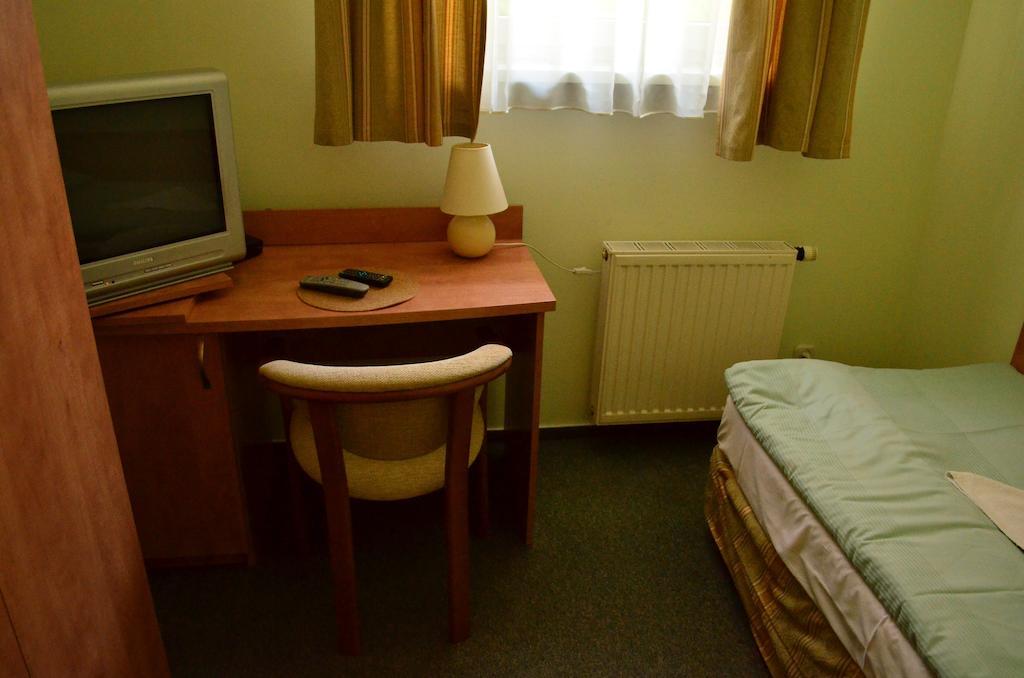 Hotel Mikorzyn Slesin  Room photo